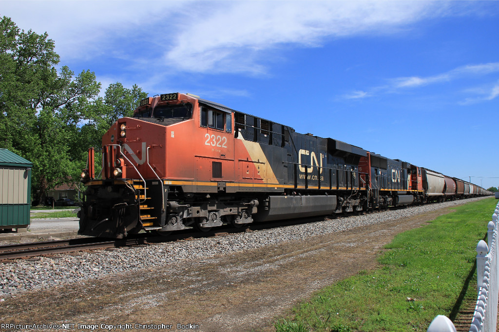CN 2322